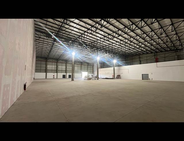 2,500M² WAREHOUSE TO LET IN SPARTAN
