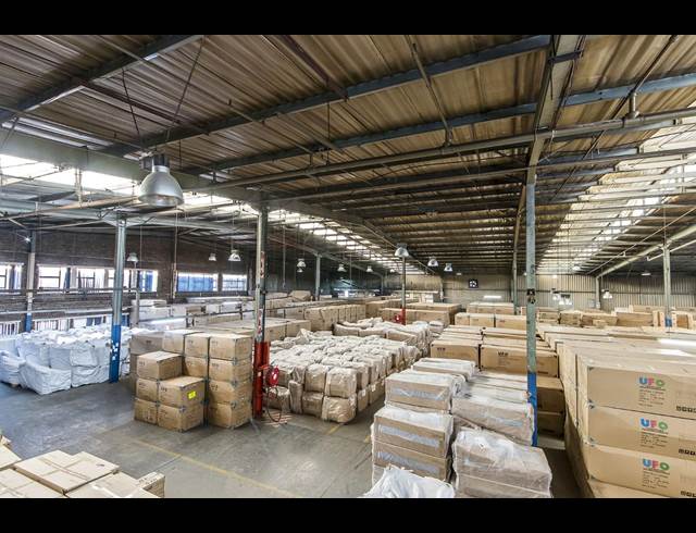9,946M² WAREHOUSE TO LET IN WYNBERG