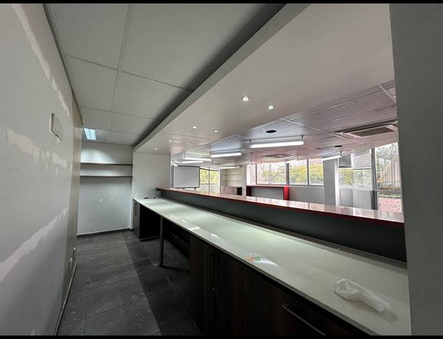418.80M² OFFICE TO LET IN CENTURION CENTRAL