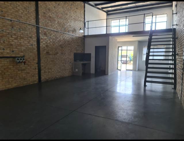 140M² WAREHOUSE TO LET IN PRESIDENT PARK