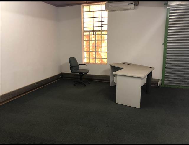 110M² WAREHOUSE TO LET IN WALTLOO
