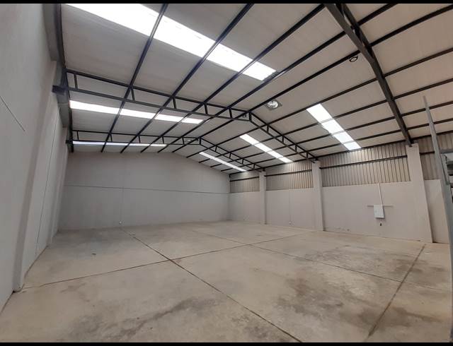 435M² WAREHOUSE TO LET IN COSMO BUSINESS PARK