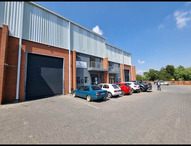 322M² WAREHOUSE TO LET IN LINBRO PARK