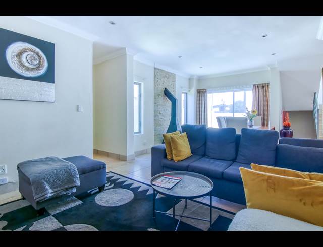 3 BEDROOM FREEHOLD TO LET IN CRAIGAVON