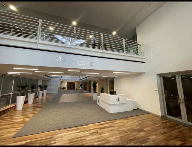 260M² OFFICE TO LET IN WATERFRONT