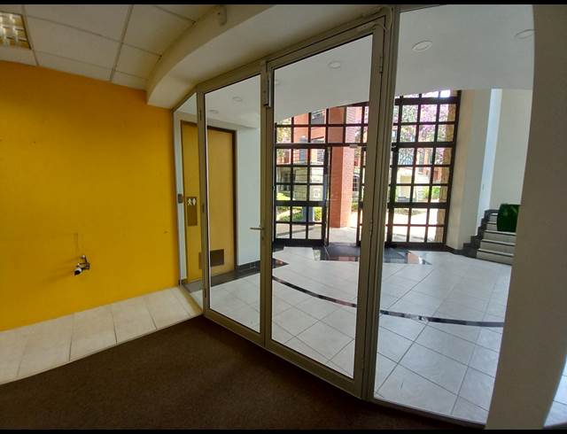 396M² OFFICE TO LET IN BRYANSTON