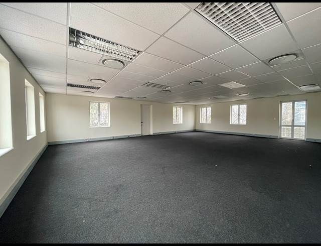565M² OFFICE TO LET IN SANDTON CENTRAL