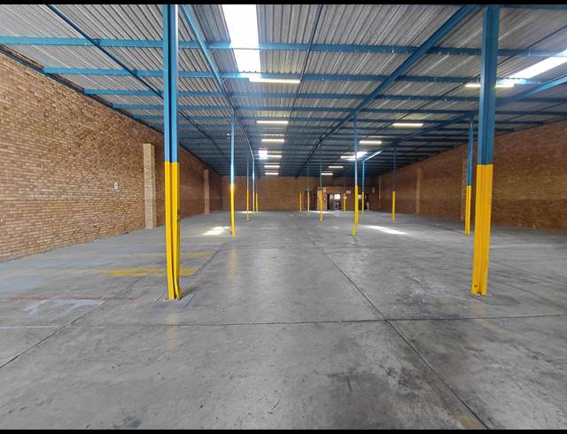 850M² WAREHOUSE TO LET IN POMONA