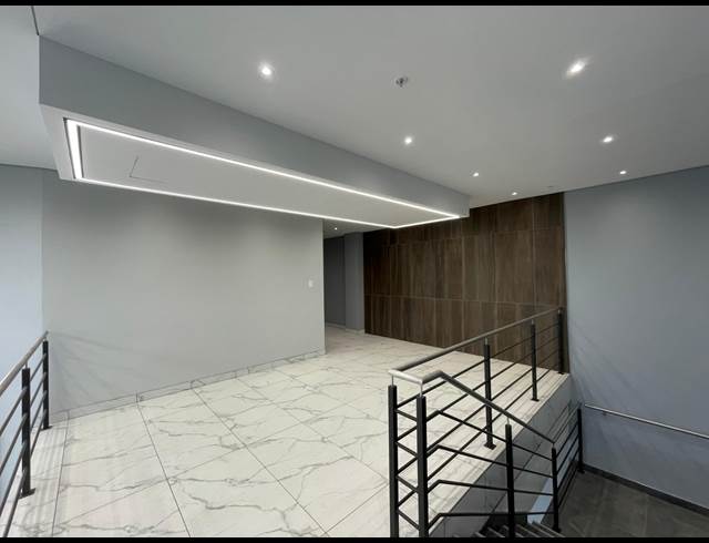 4,883M² WAREHOUSE TO LET IN WATERFALL
