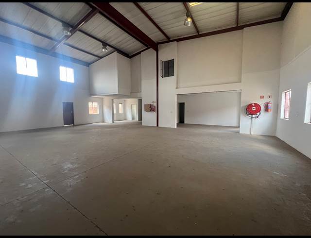 278M² WAREHOUSE TO LET IN KYA SANDS