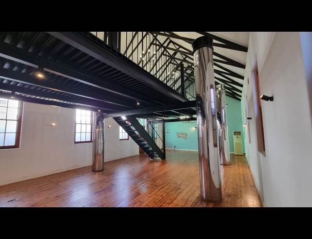 365M² MINI FACTORY TO LET IN WOODSTOCK