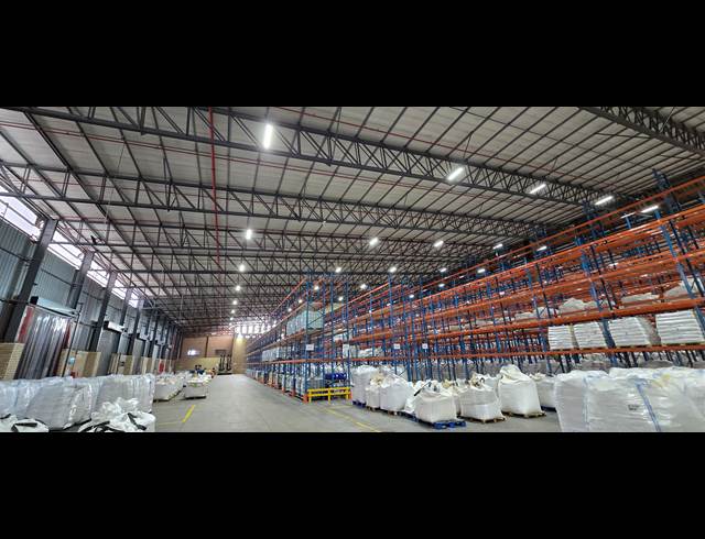 14,590M² WAREHOUSE TO LET IN NORTH RIDING