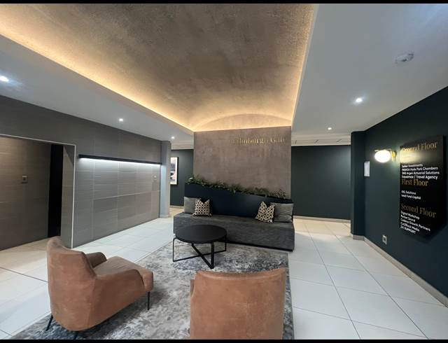 112M² OFFICE TO LET IN HYDE PARK