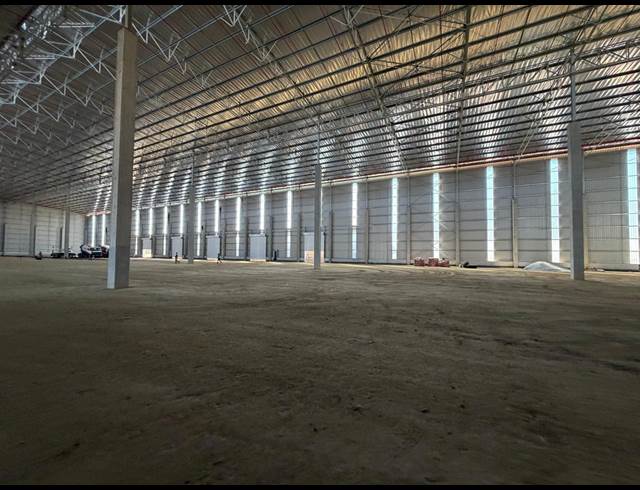 11,443M² WAREHOUSE TO LET IN HALFWAY HOUSE