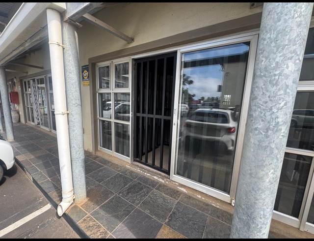 105M² BUSINESS CENTRE TO LET IN BALLITO CENTRAL