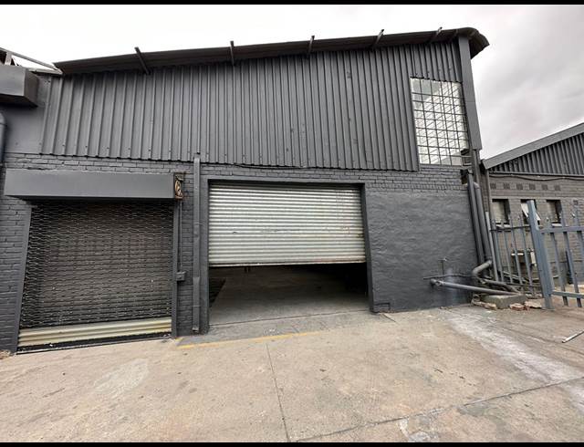 323M² WAREHOUSE TO LET IN SEBENZA