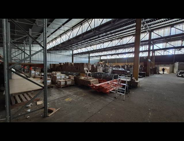 5,356M² WAREHOUSE TO LET IN ANDERBOLT