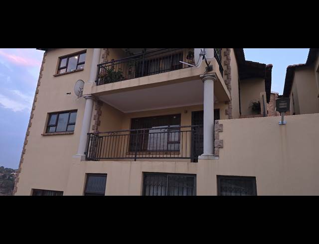3 BEDROOM TOWNHOUSE RENTED IN WINCHESTER HILLS