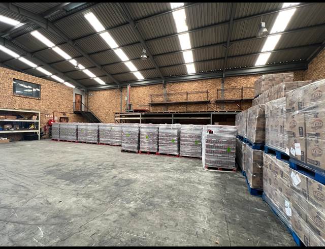 461M² WAREHOUSE TO LET IN STRIJDOMPARK