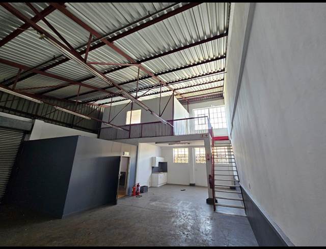 154M² WAREHOUSE TO LET IN STEELEDALE