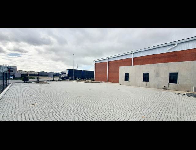 2,820M² WAREHOUSE TO LET IN KILLARNEY GARDENS