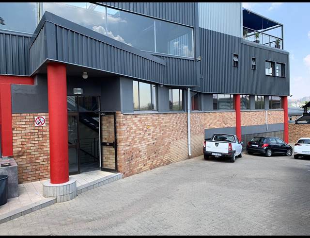 382M² WAREHOUSE TO LET IN WYNBERG