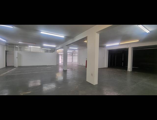 403M² MINI FACTORY TO LET IN STAMFORD HILL