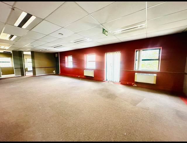 406.63M² OFFICE TO LET IN WOODMEAD