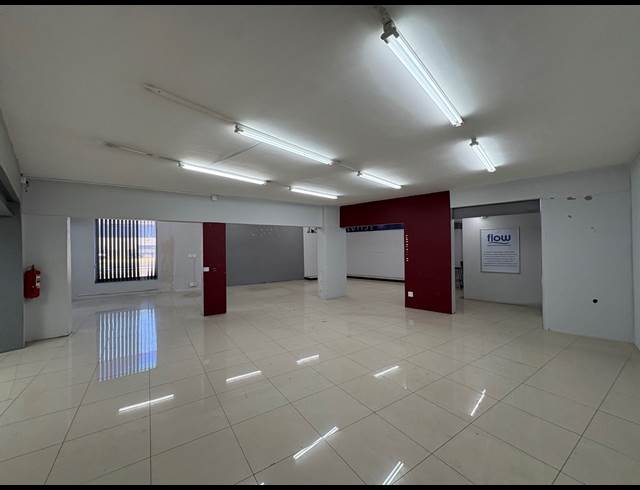 475M² SHOWROOM TO LET IN PAARDEN EILAND