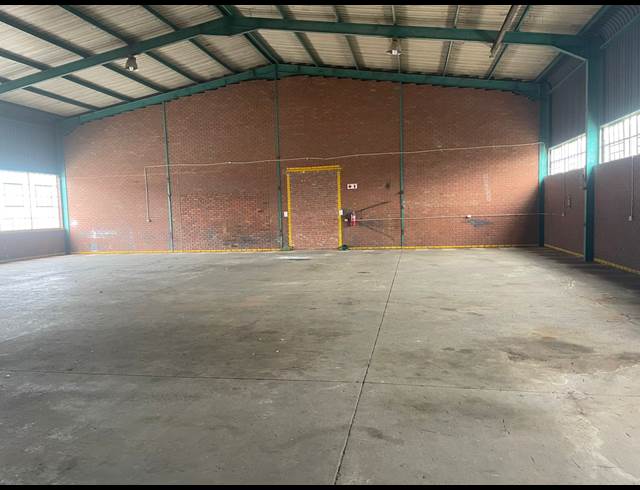 400M² WAREHOUSE TO LET IN KIRKNEY
