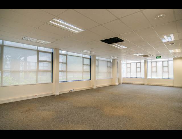 866M² OFFICE TO LET IN PARKHAVEN