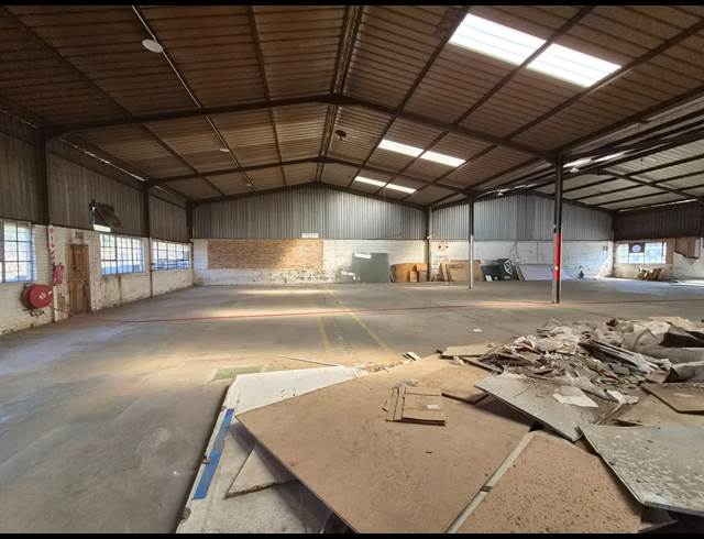 750M² WAREHOUSE TO LET IN WADEVILLE