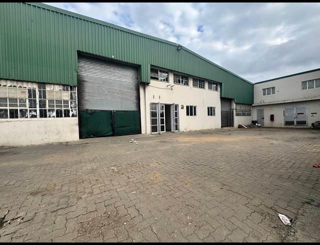 1,200M² WAREHOUSE TO LET IN PHOENIX INDUSTRIAL