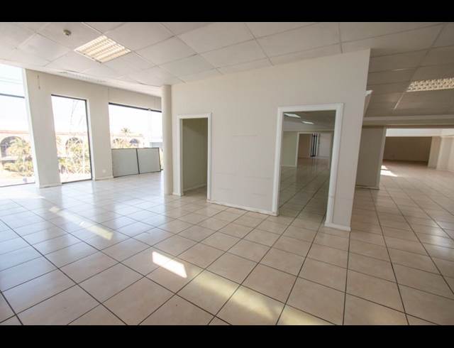 750M² OFFICE TO LET IN KRAMERVILLE