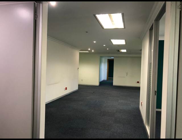 180M² OFFICE TO LET IN SANDTON CENTRAL
