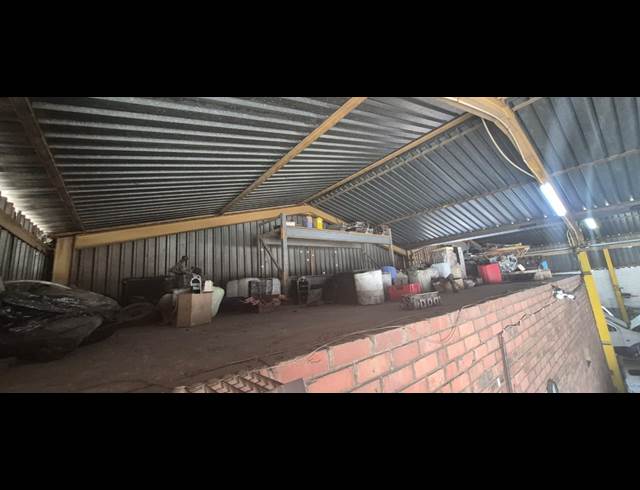 515M² WAREHOUSE TO LET IN ANDERBOLT