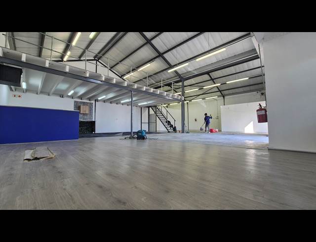 329M² WAREHOUSE TO LET IN DIEP RIVER