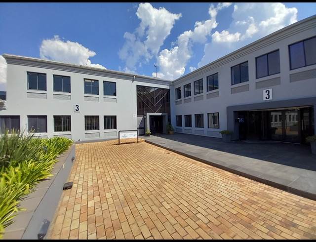 100M² OFFICE TO LET IN BRYANSTON