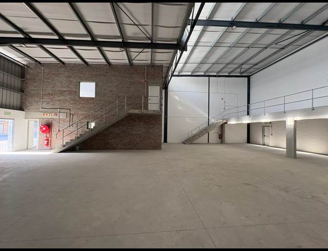 462M² WAREHOUSE TO LET IN FIRGROVE