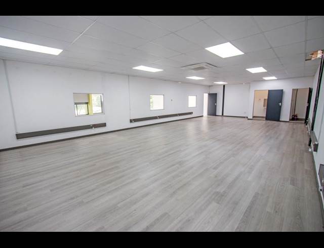 347M² RETAIL TO LET IN OLIVEDALE