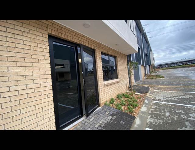 1,131M² WAREHOUSE TO LET IN SAMRAND BUSINESS PARK