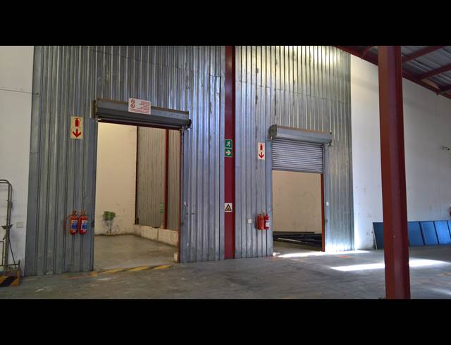 1,672M² WAREHOUSE TO LET IN HALFWAY HOUSE