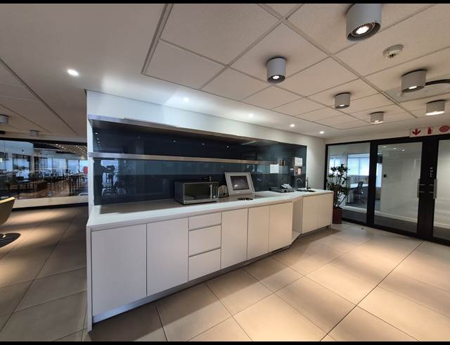 911M² OFFICE TO LET IN SANDTON CENTRAL