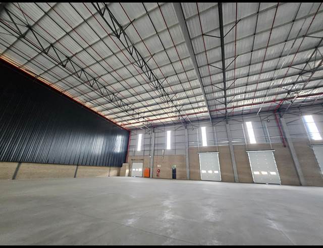 3,563M² WAREHOUSE TO LET IN SAMRAND BUSINESS PARK