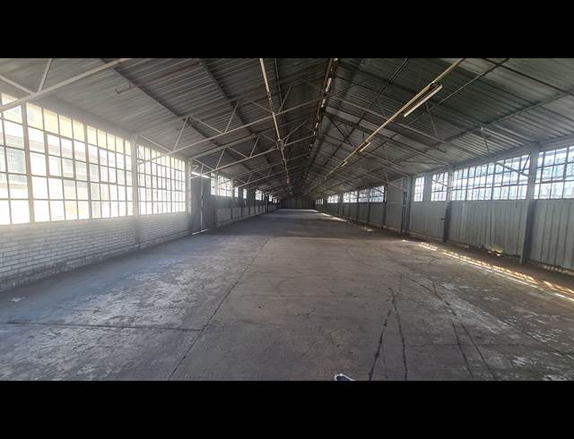 1,025M² WAREHOUSE TO LET IN BOKSBURG EAST