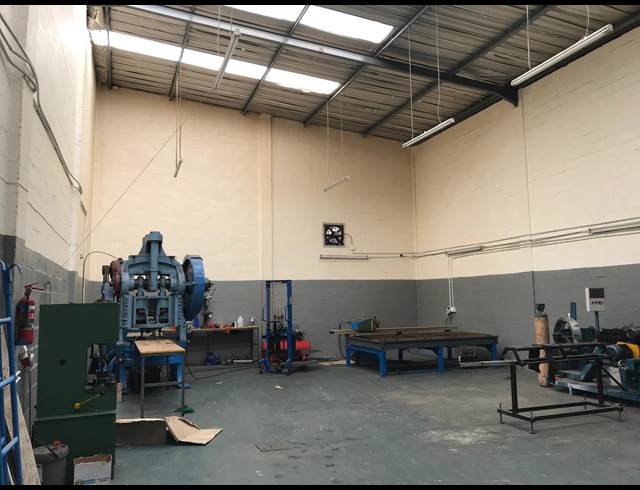 268M² WAREHOUSE TO LET IN PAROW EAST