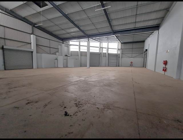2,145M² WAREHOUSE TO LET IN COSMO BUSINESS PARK