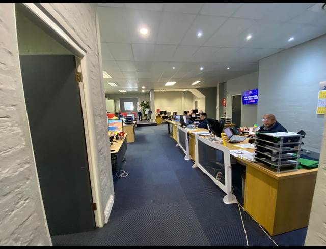 600M² RETAIL TO LET IN PAARDEN EILAND