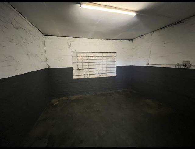 149M² WORKSHOP TO LET IN VULCANIA