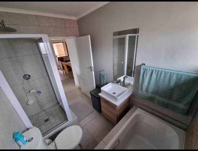 2 BEDROOM APARTMENT TO LET IN GLEN MARAIS